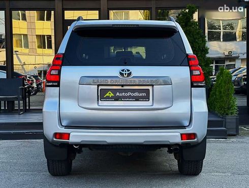 Toyota Land Cruiser Prado 2020 - фото 14