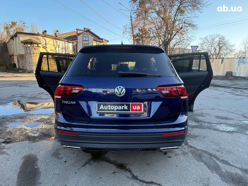 Volkswagen Tiguan 2020 синий - фото 12