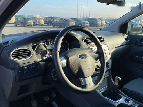 Ford Focus 2010 - фото 9