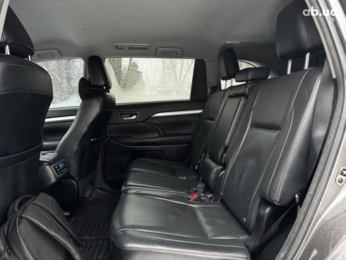 Toyota Highlander 2016 серый - фото 24