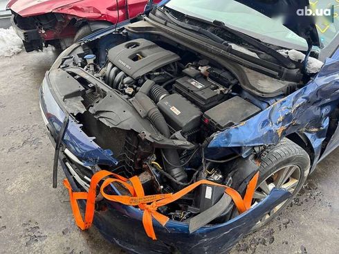 Hyundai Elantra 2017 - фото 13