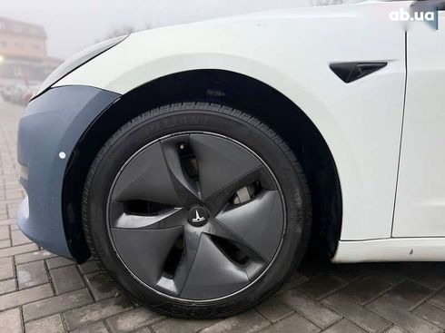 Tesla Model 3 2021 - фото 9