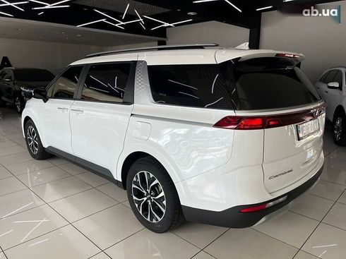 Kia Carnival 2021 - фото 6