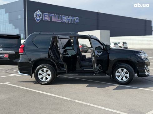 Toyota Land Cruiser Prado 2019 черный - фото 35