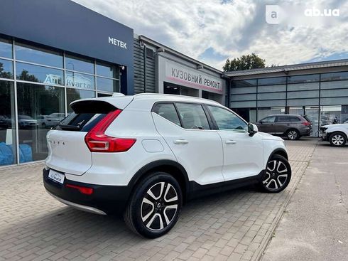 Volvo XC40 2021 - фото 8