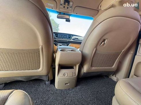 Kia Carnival 2019 - фото 20