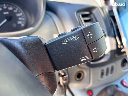 Renault Trafic 2011 - фото 20
