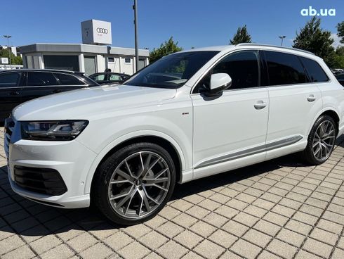 Audi Q7 2018 - фото 28