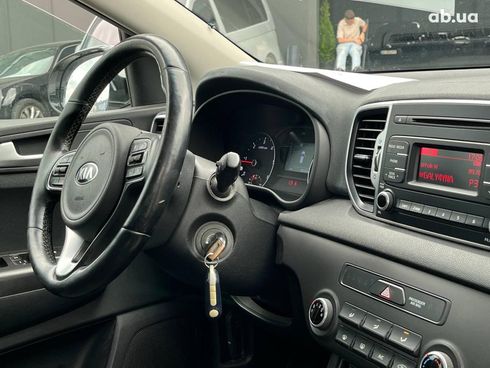 Kia Sportage 2016 белый - фото 15