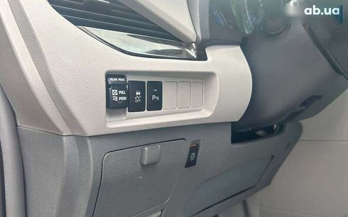 Toyota Sienna 2018 - фото 11