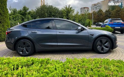 Tesla Model 3 2022 - фото 8