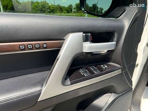 Toyota Land Cruiser 2018 - фото 30