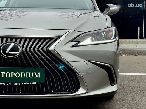 Lexus ES 2020 - фото 12