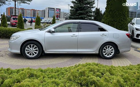 Toyota Camry 2013 - фото 4