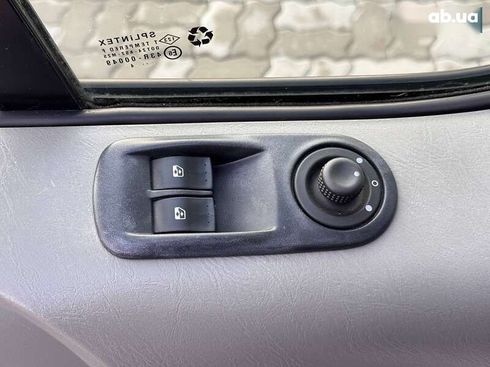 Opel Vivaro 2014 - фото 18