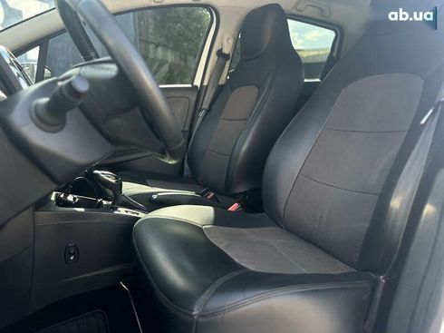 Renault Zoe 2019 - фото 16