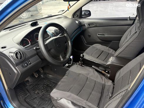 Chevrolet Aveo 2008 синий - фото 15