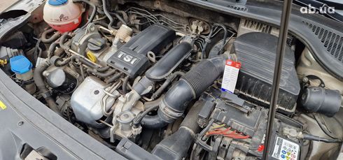 Skoda Rapid 2013 бежевый - фото 15