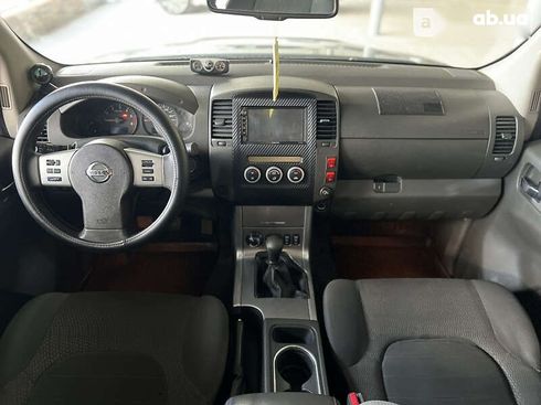 Nissan Navara 2010 - фото 23