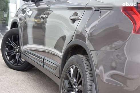 Mitsubishi Outlander 2017 - фото 18