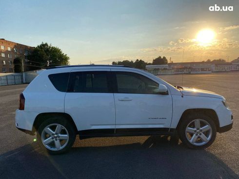 Jeep Compass 2014 белый - фото 11