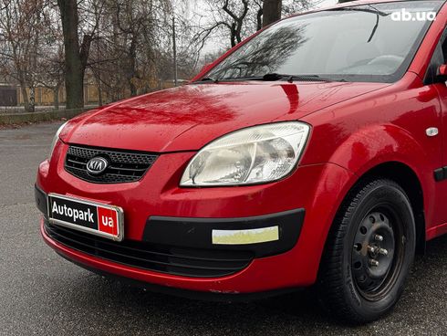 Kia Rio 2008 красный - фото 5