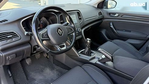 Renault Megane 2017 - фото 24