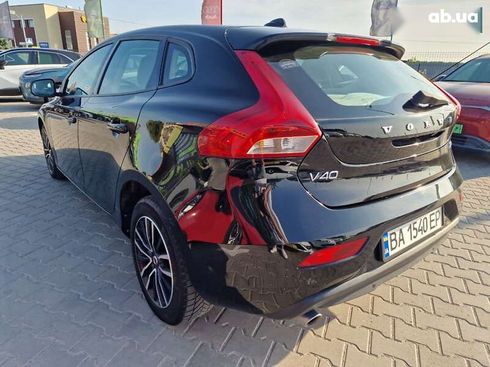 Volvo V40 2018 - фото 15