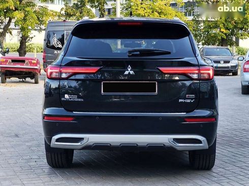 Mitsubishi Outlander 2023 - фото 7