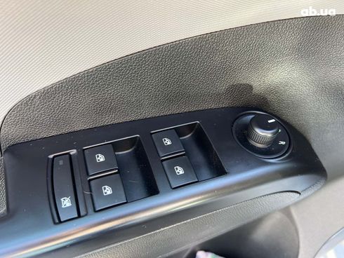Chevrolet Sonic 2019 серый - фото 27