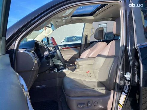 Lexus GX 2017 - фото 19