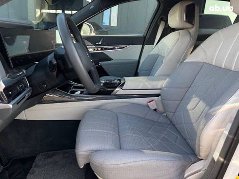 BMW i7 2023 белый - фото 49