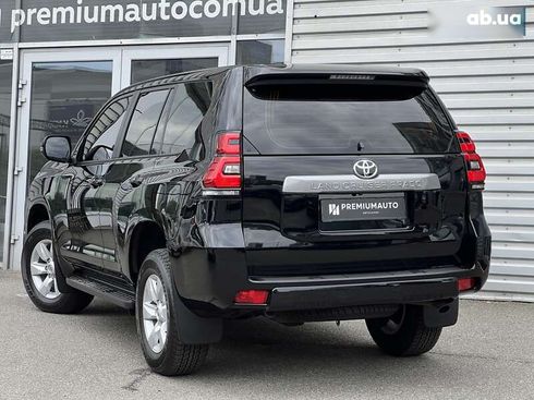 Toyota Land Cruiser Prado 2023 - фото 9