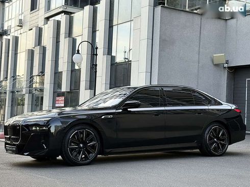 BMW i7 2025 - фото 17