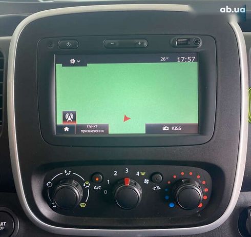 Renault Trafic 2018 - фото 26