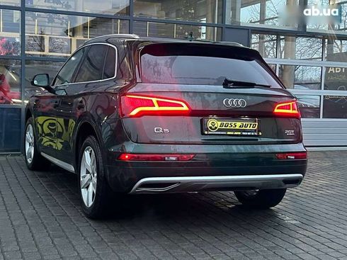 Audi Q5 2017 - фото 5