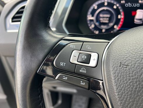 Volkswagen Tiguan 2017 серый - фото 24