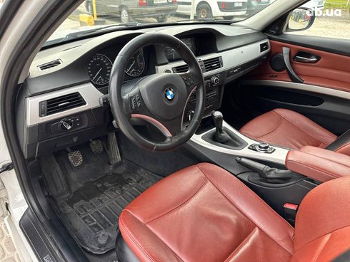 BMW 3 серия 2010 белый - фото 18