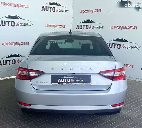 Skoda Superb 2020 - фото 4