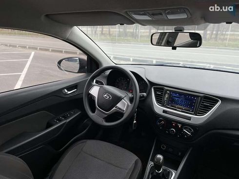 Hyundai Accent 2021 - фото 18