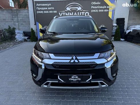 Mitsubishi Outlander 2021 - фото 10