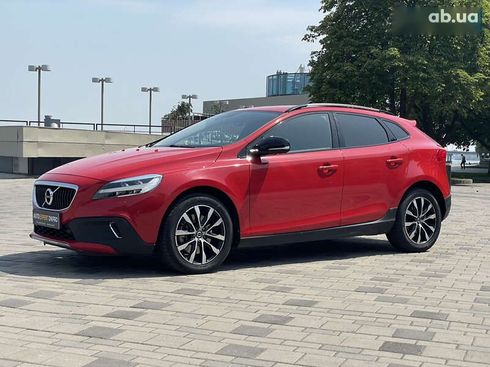 Volvo V40 Cross Country 2018 - фото 14