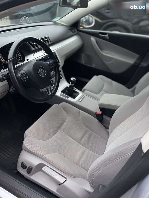 Volkswagen Passat 2010 - фото 9