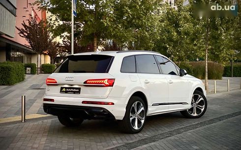 Audi Q7 2021 - фото 6