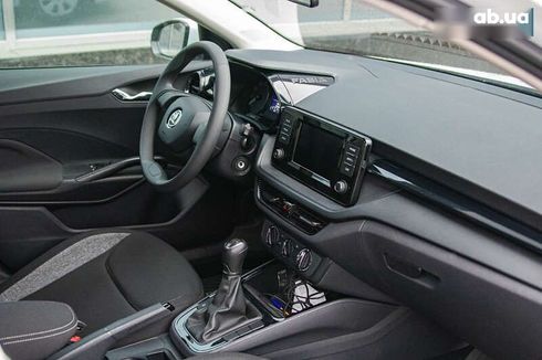 Skoda Fabia 2022 - фото 18