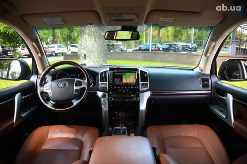 Toyota Land Cruiser 2014 - фото 12