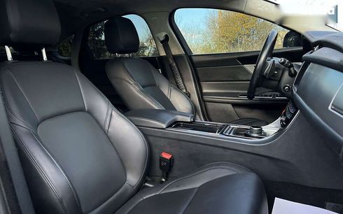 Jaguar XF 2019 - фото 20