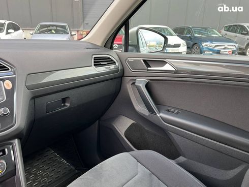 Volkswagen Tiguan 2017 серый - фото 34