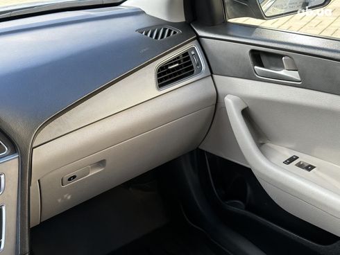 Hyundai Sonata 2016 серый - фото 18