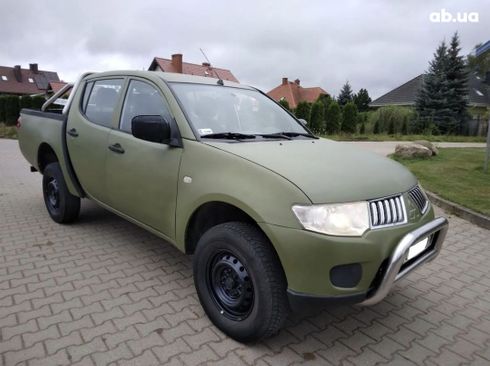 Mitsubishi L200 2003 зеленый - фото 16